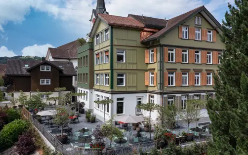 Appenzeller Huus, Huus Löwen Gonten, Reto Guntli Terrasse Fassade (2)