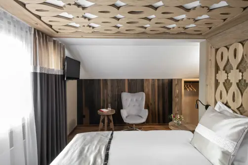 Hotelbärengonten Room Residenzfamilyroom4 Retoguntli.Jpg Min (1)
